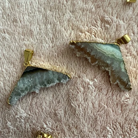 Stone Peak - 1 Handmade Pendant - Picture 3 of 4